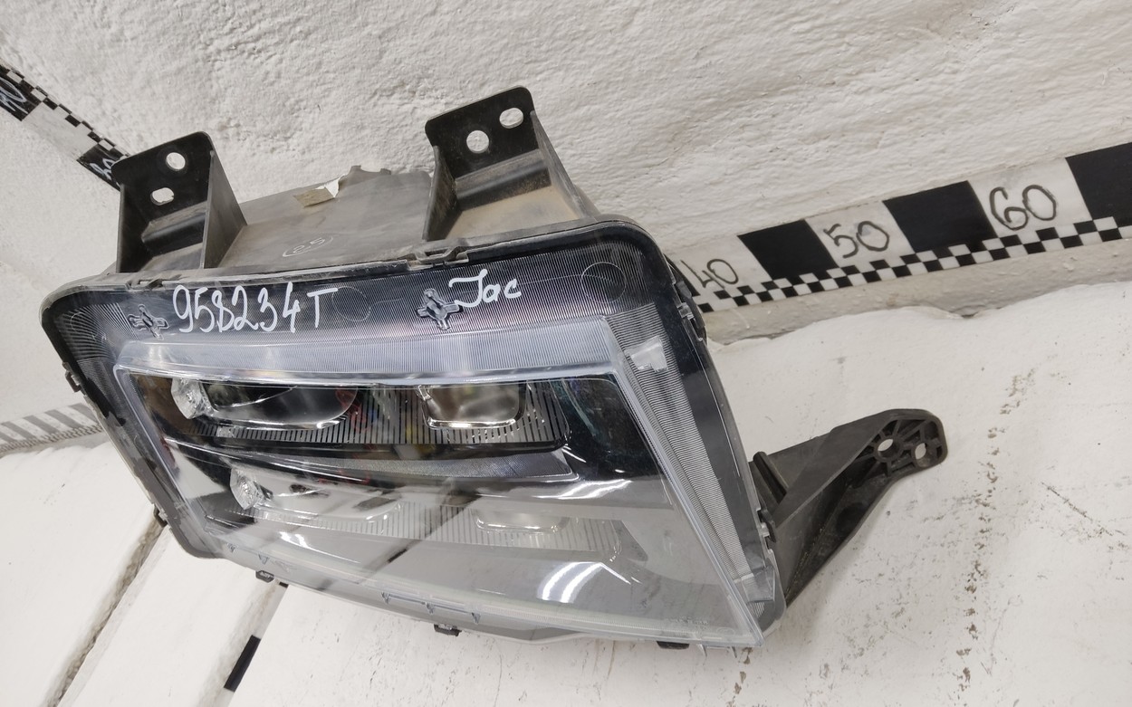 Фара передняя правая JAC JS6 LED