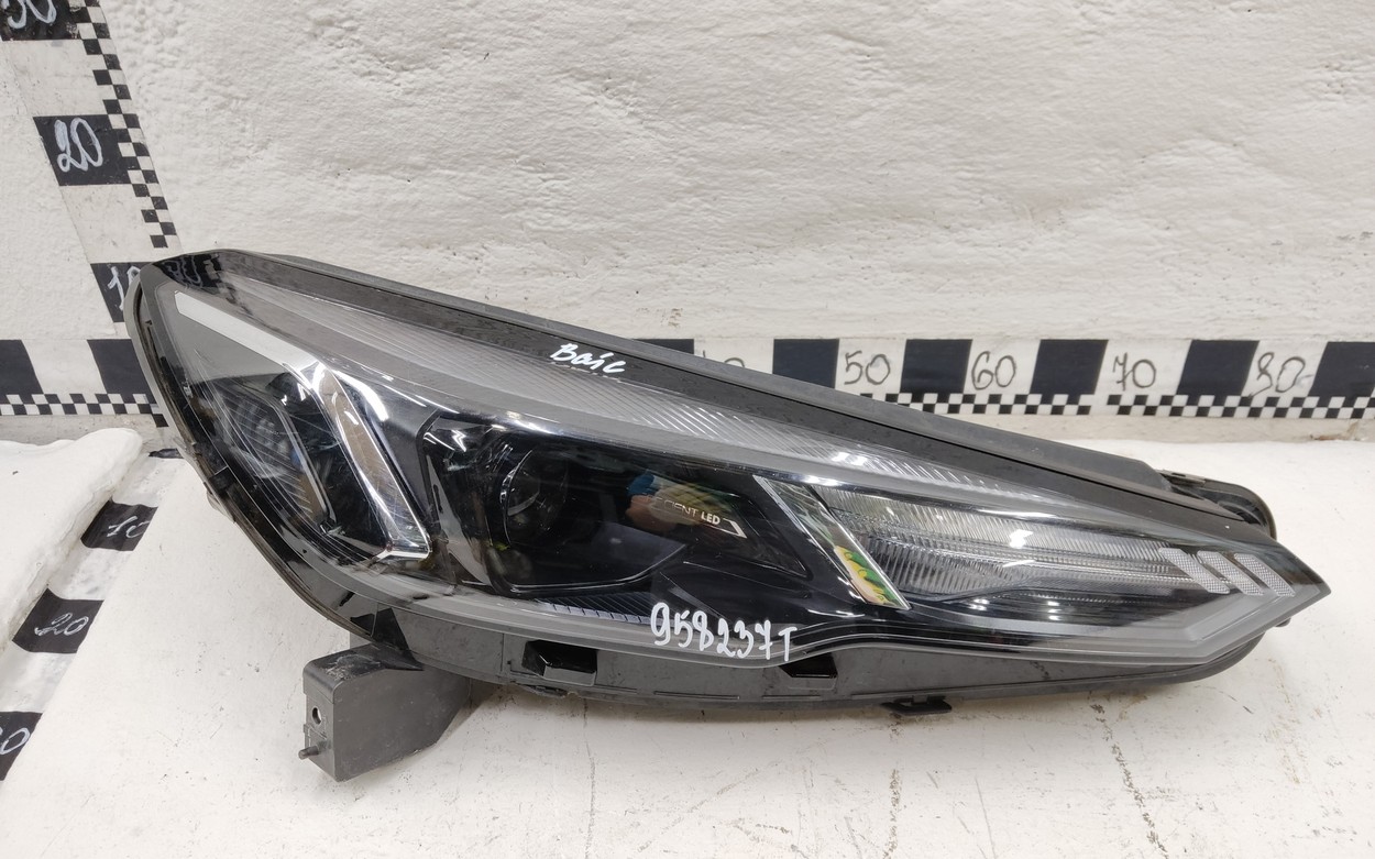 Фара передняя правая Baic X3