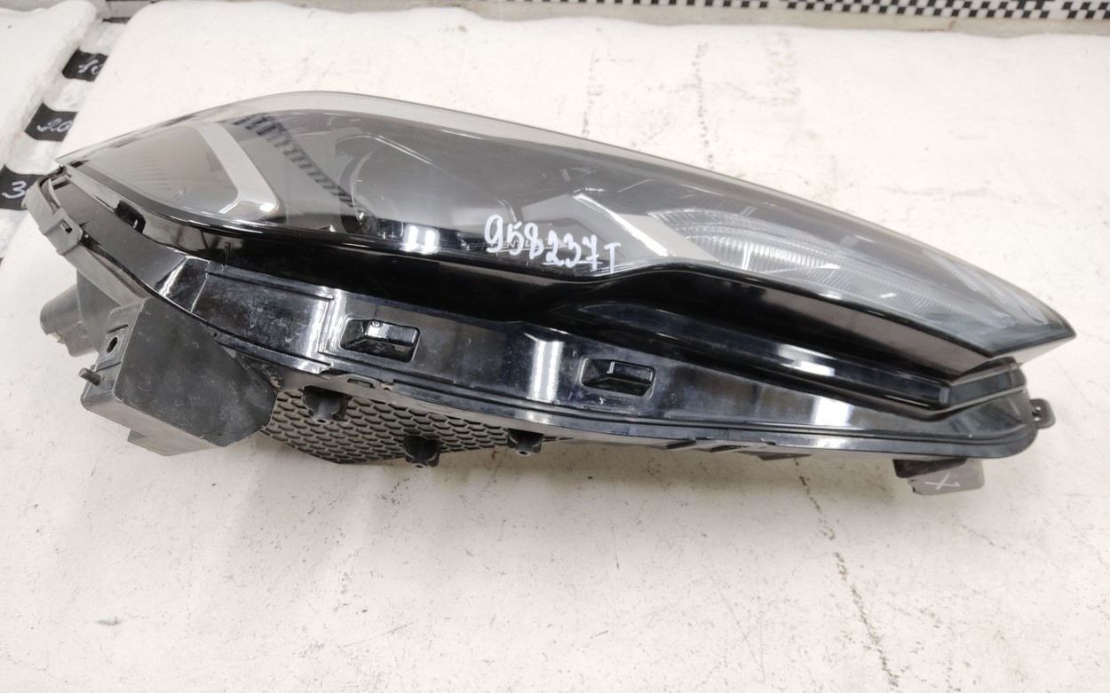 Фара передняя правая Baic X3