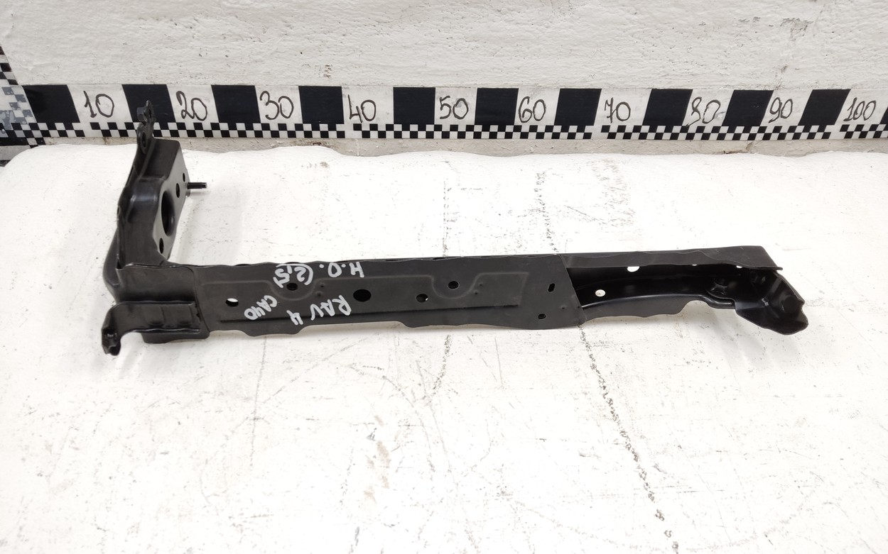 Панель передняя правая часть Toyota RAV4 CA40