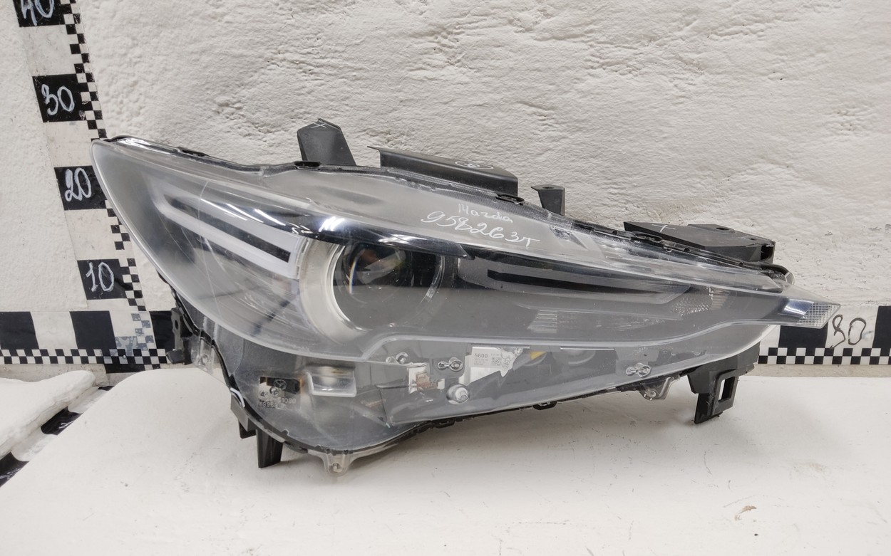 Фара передняя правая Mazda CX-5 2 LED адаптив