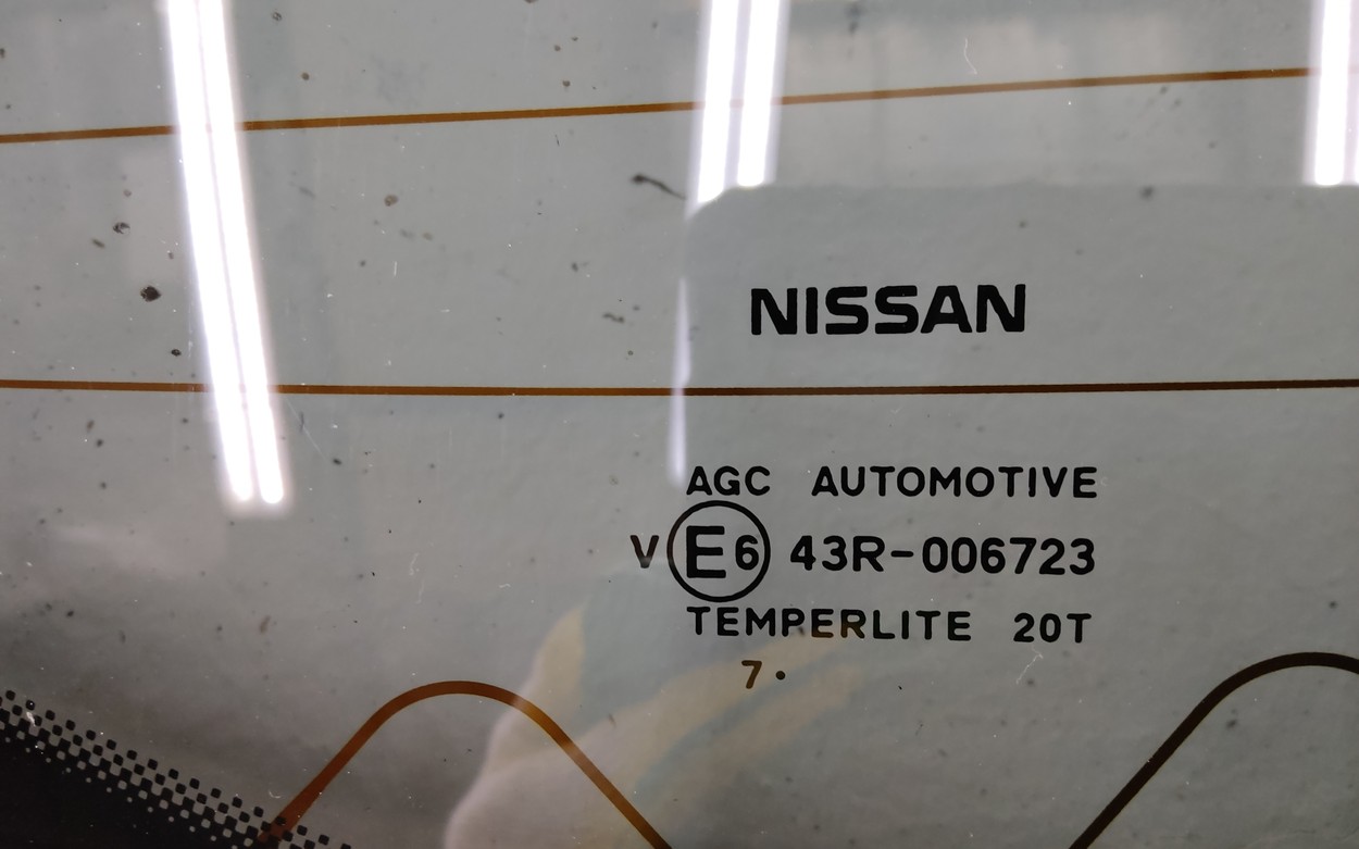 Стекло крышки багажника Nissan Qashqai 2