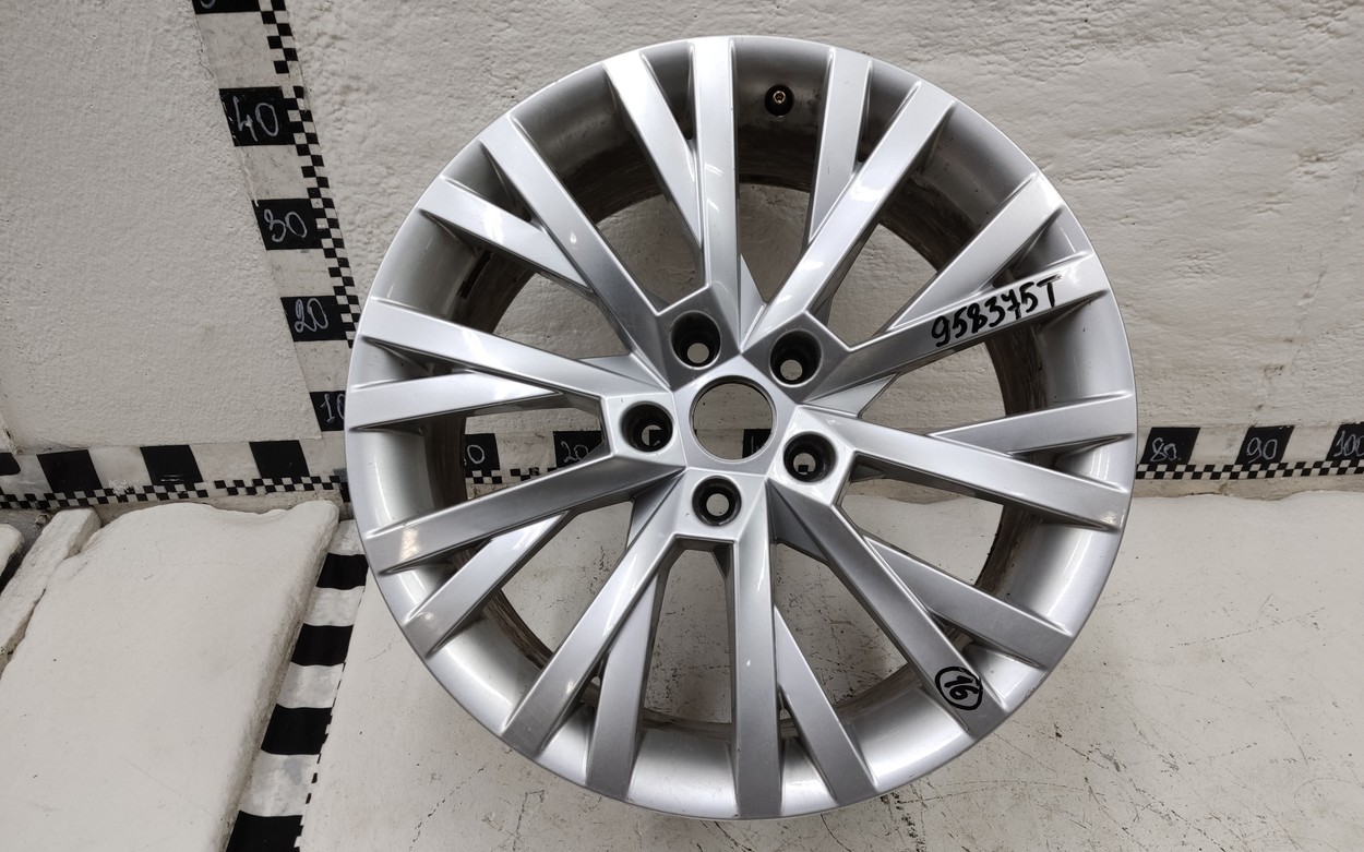 Диск колеса литой Skoda Superb 3 R18