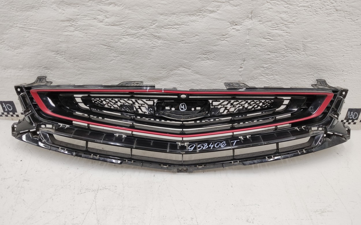 Решетка радиатора Geely Coolray без камеры