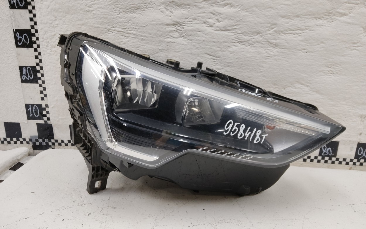 Фара передняя правая Audi Q3 2 LED