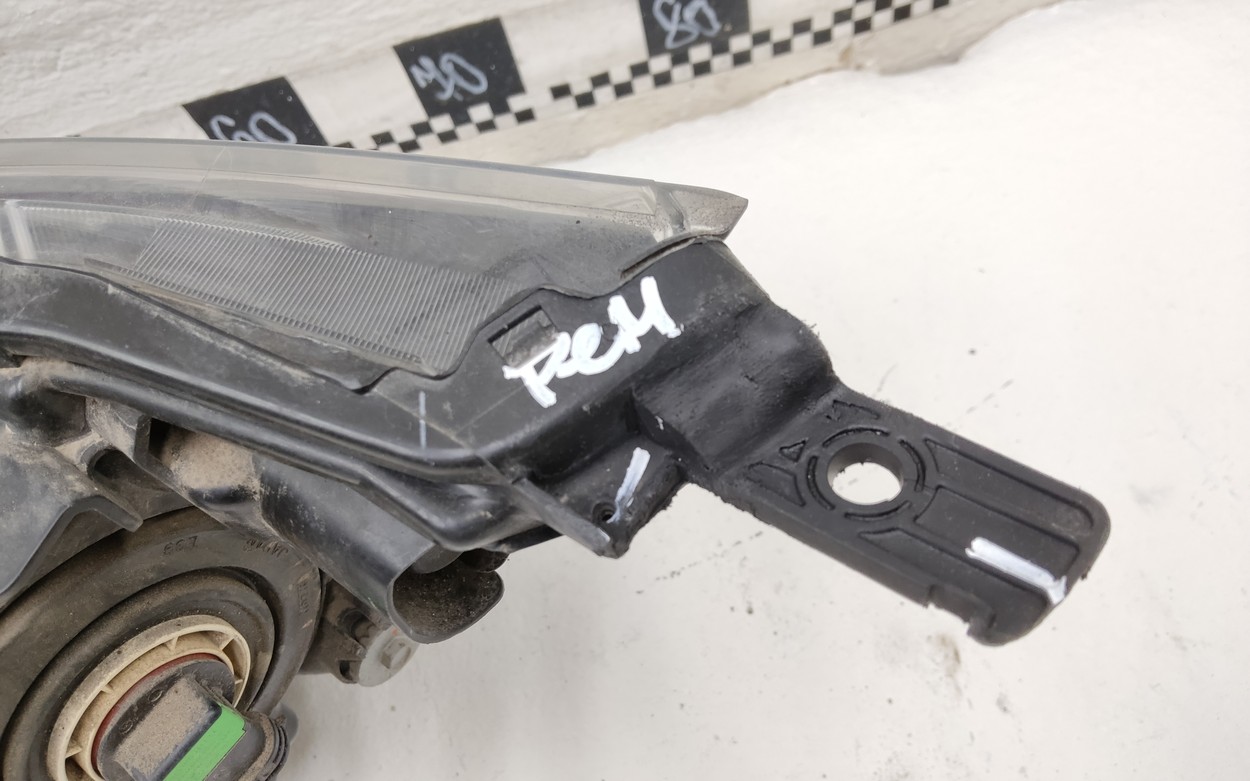 Фара передняя правая Nissan Qashqai 2 Restail галоген