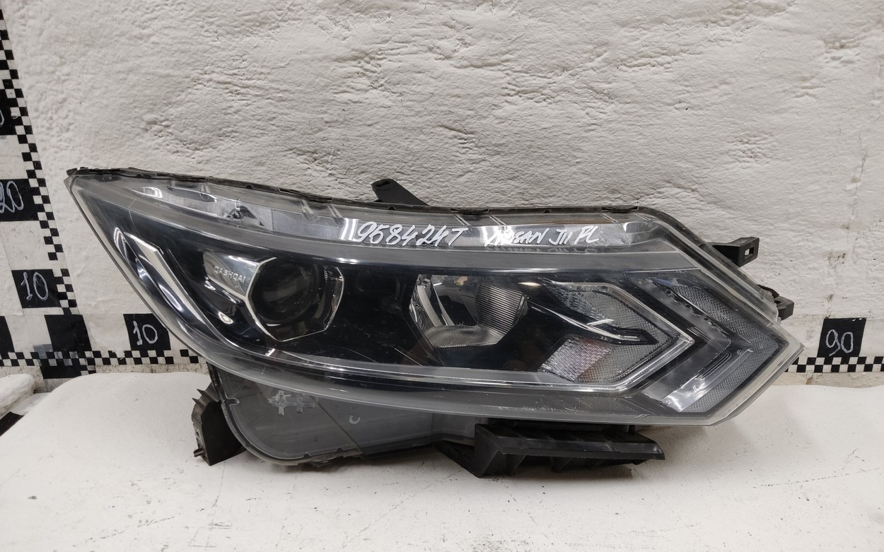 Фара передняя правая Nissan Qashqai 2 Restail галоген