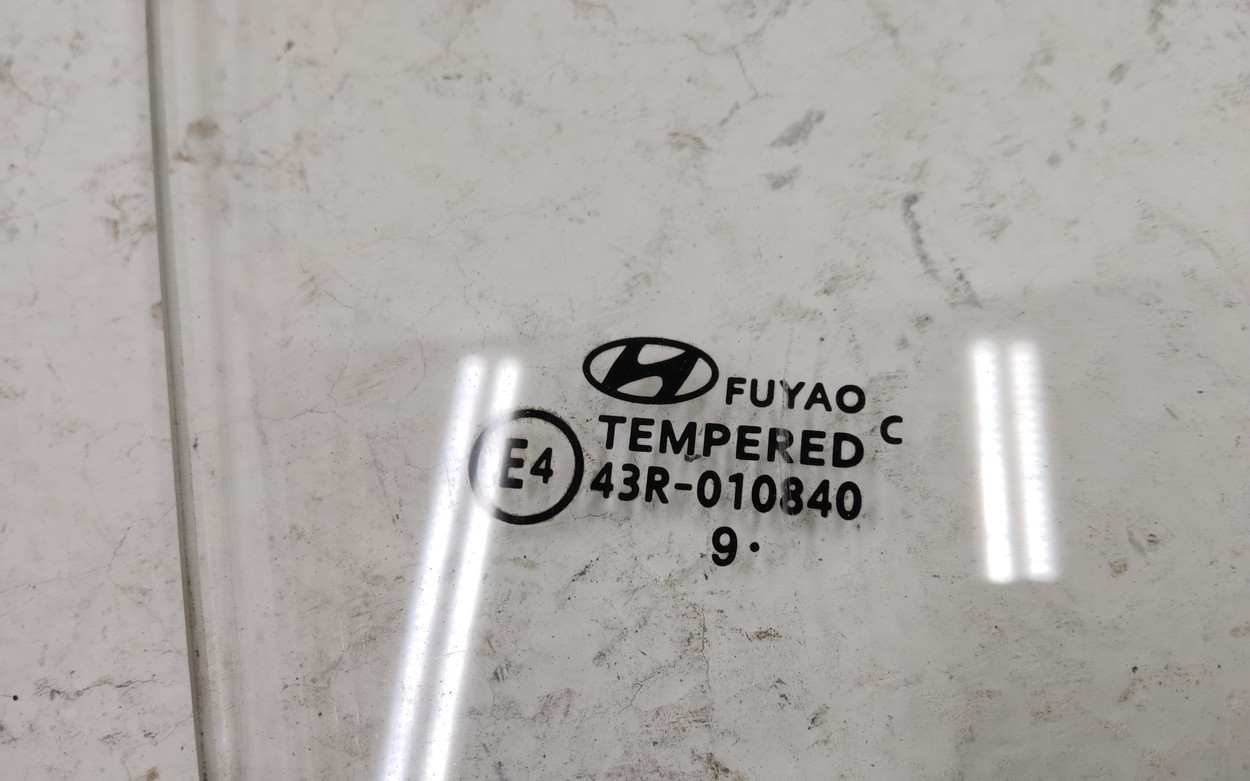 Стекло двери передней правой Hyundai Creta 1