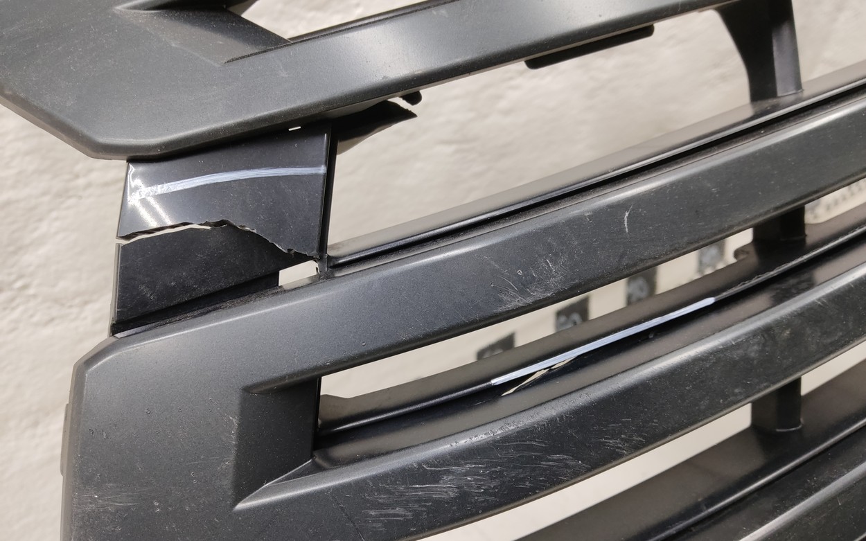 Решетка радиатора Lexus LX 4