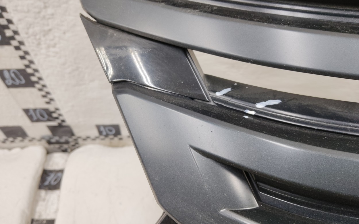 Решетка радиатора Lexus LX 4