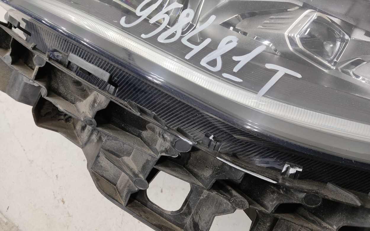 Фара передняя правая Haval F7 LED