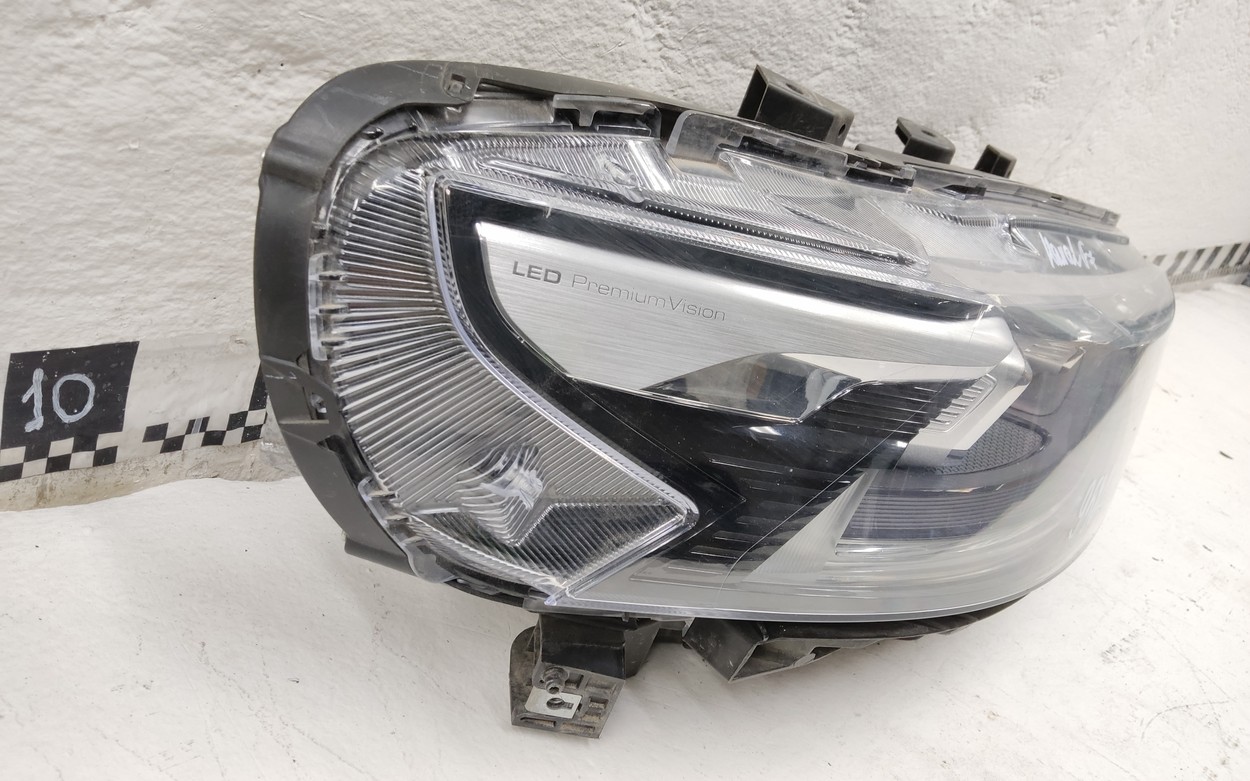Фара передняя правая Haval F7 LED