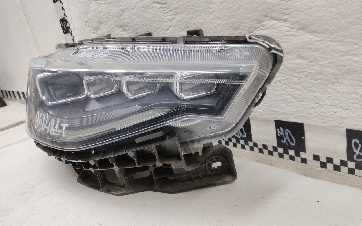 Фара передняя правая Haval F7 LED
