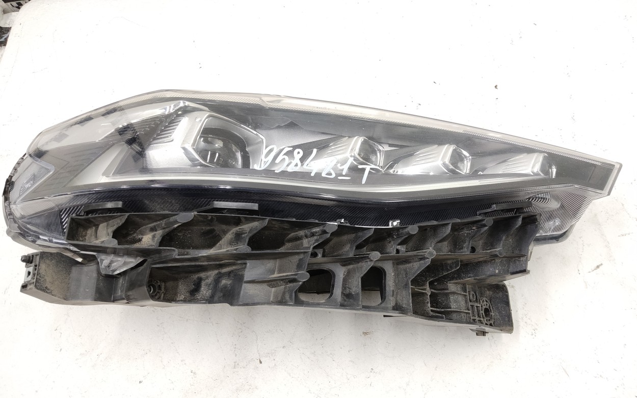 Фара передняя правая Haval F7 LED