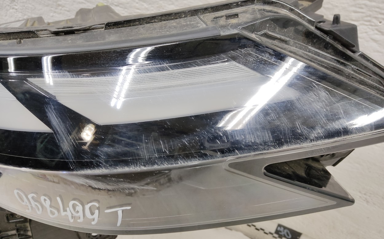 Фара передняя правая Geely Atlas 2 LED