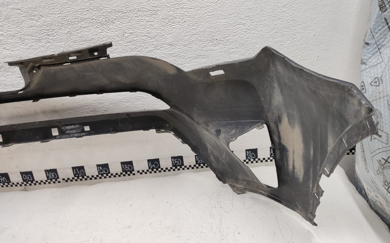 Бампер передний Toyota RAV4 CA40 Restail