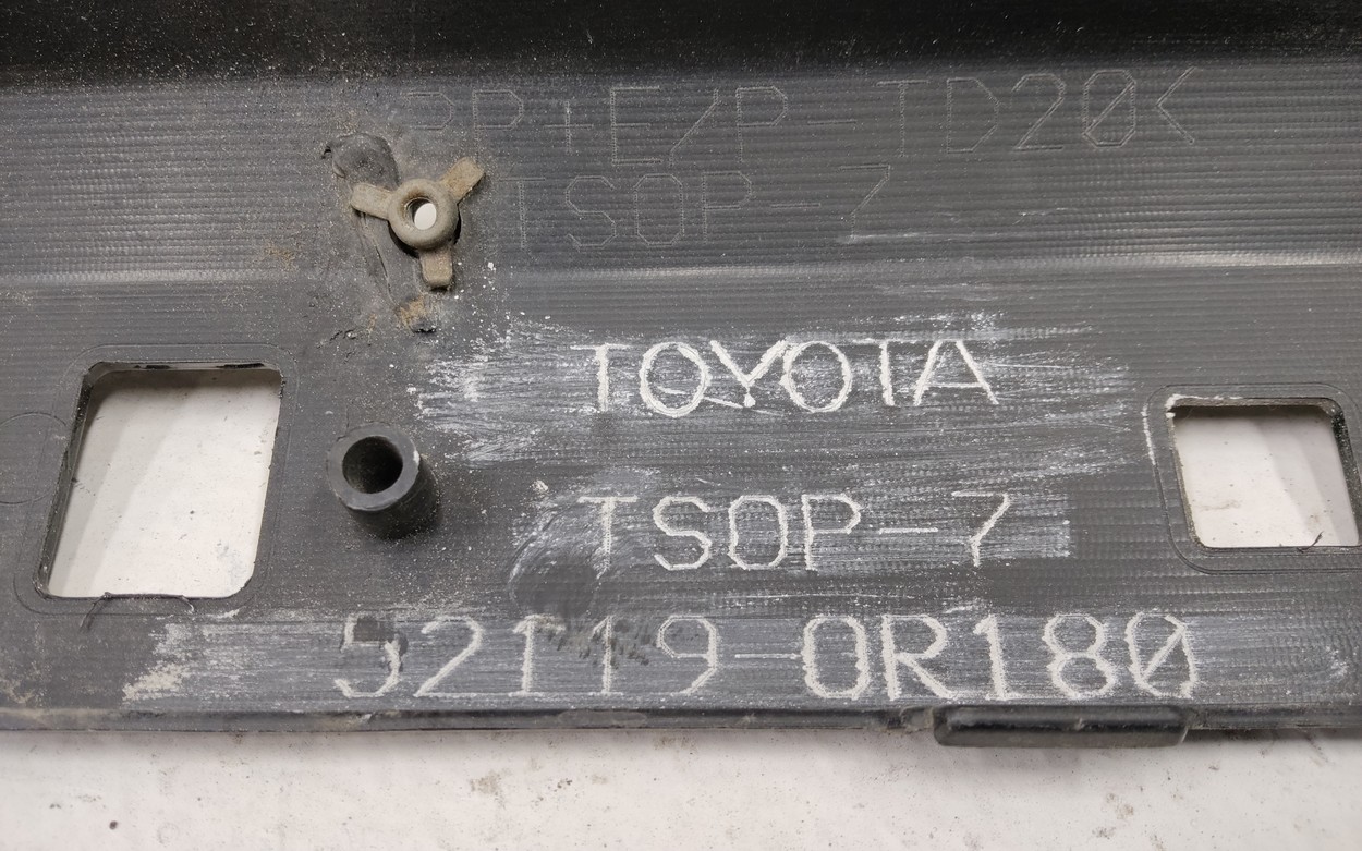 Бампер передний Toyota RAV4 CA40 Restail