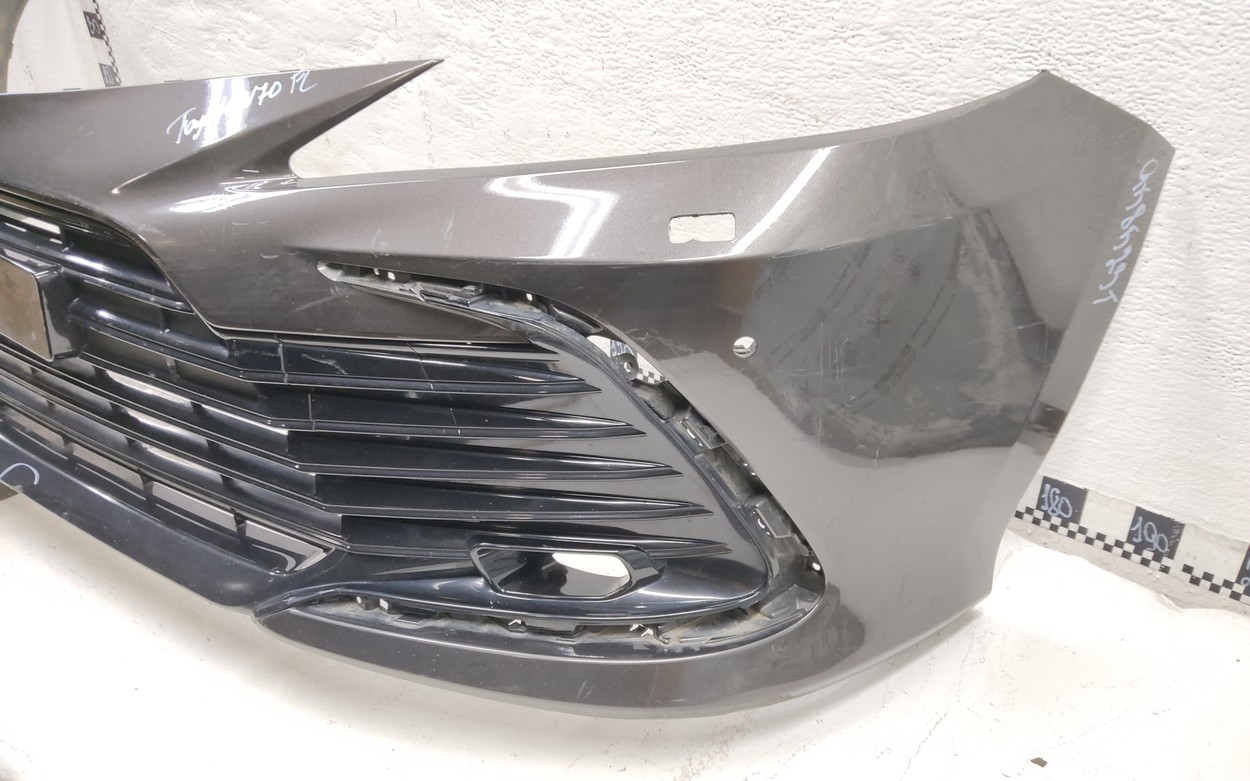 Бампер передний Toyota Camry V70 Restail