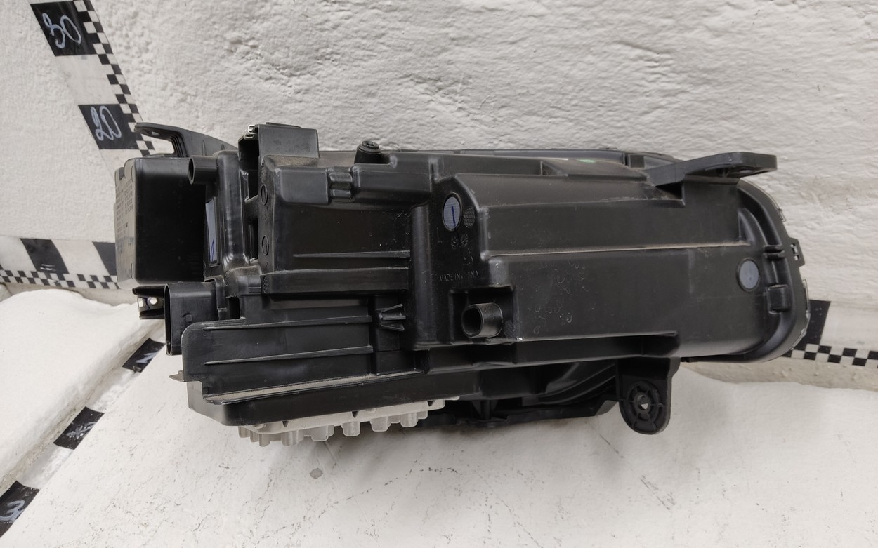 Фара передняя левая Belgee X70 LED 13 контактов