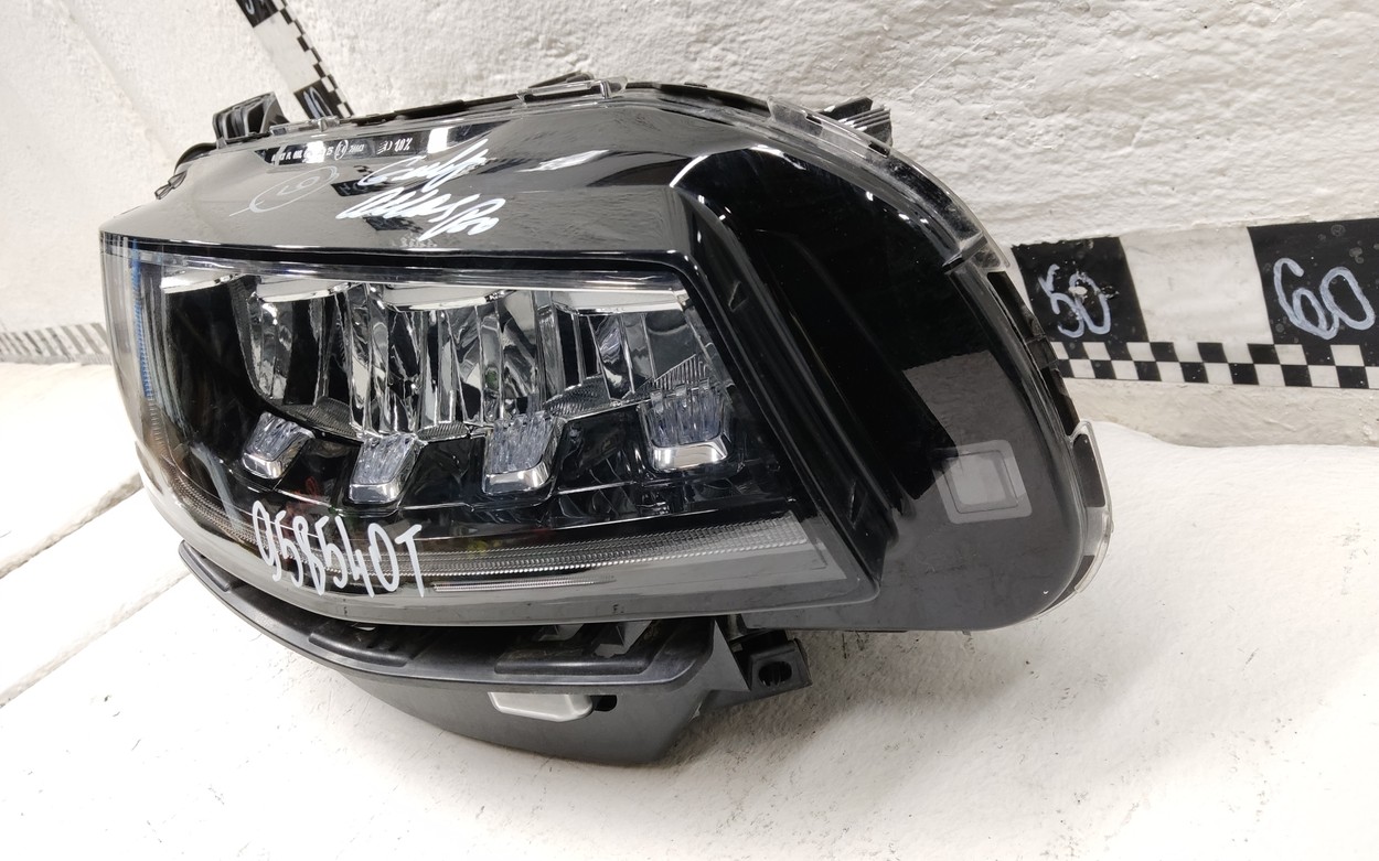 Фара передняя правая Geely Atlas Pro