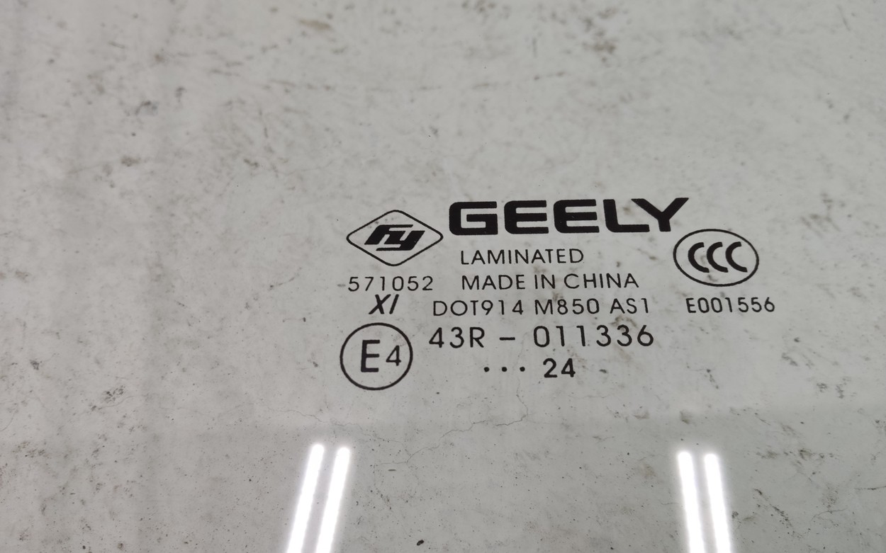 Стекло двери передней правой Geely Monjaro