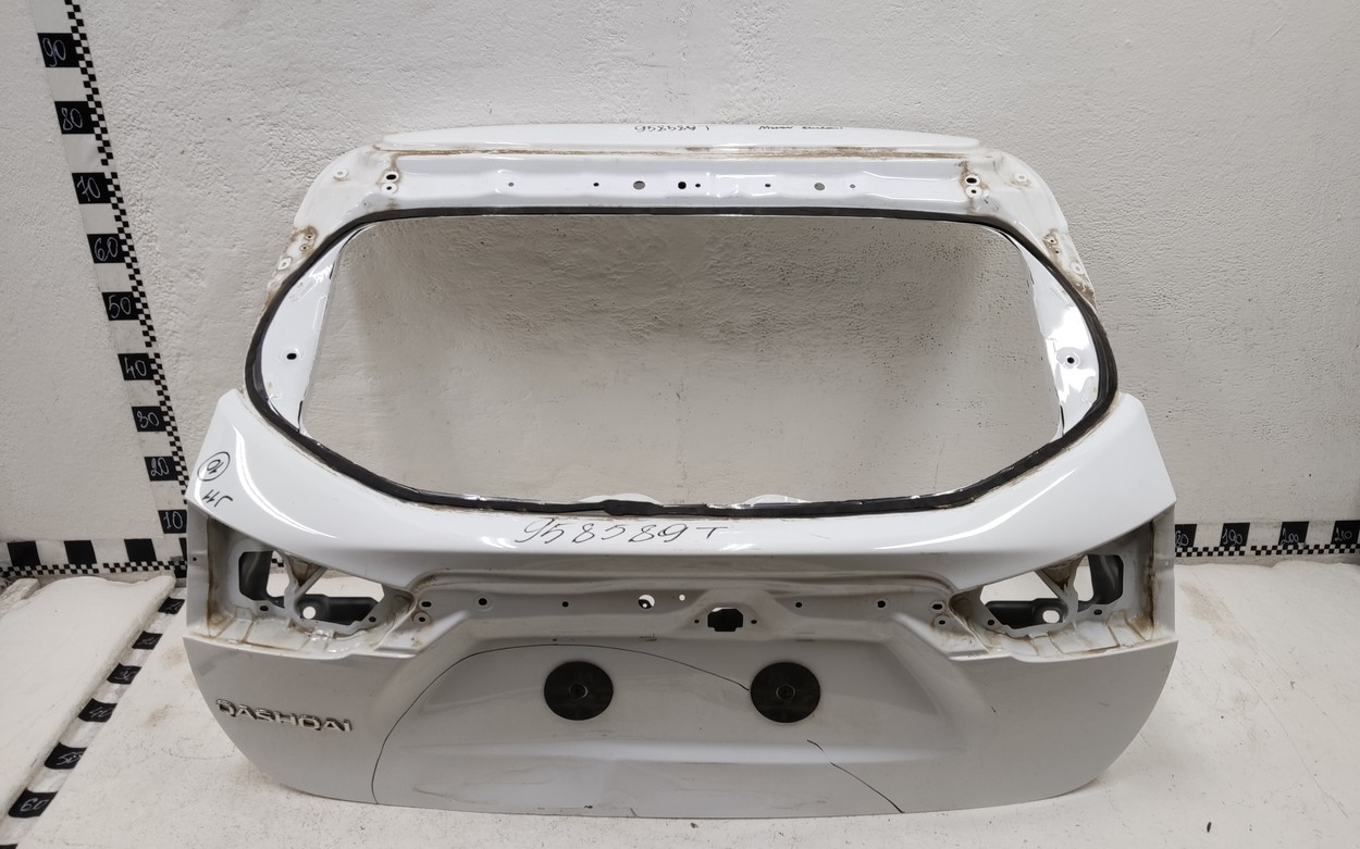 Крышка багажника Nissan Qashqai 2 под камеру