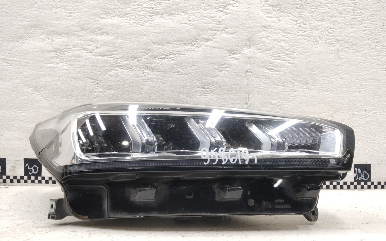 Фара передняя правая Chery Tiggo 8 LED