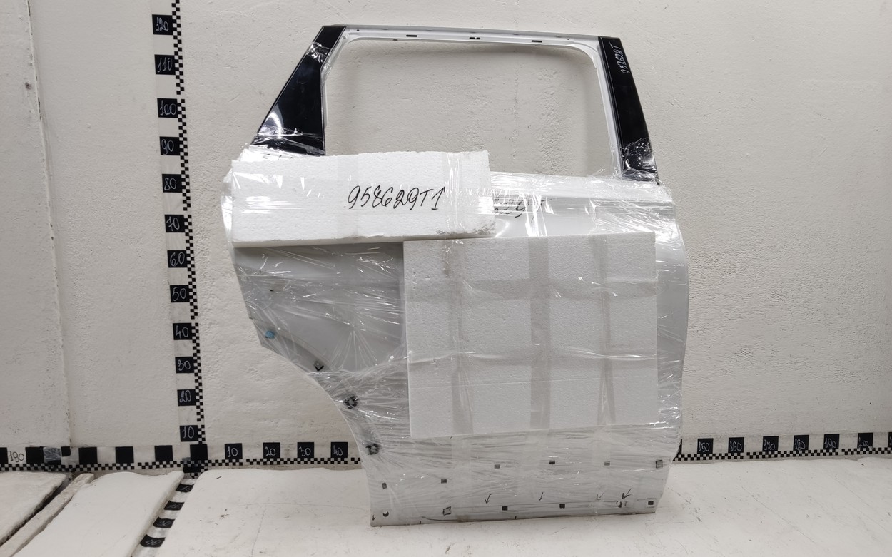 Дверь задняя правая Hyundai Santa Fe 4