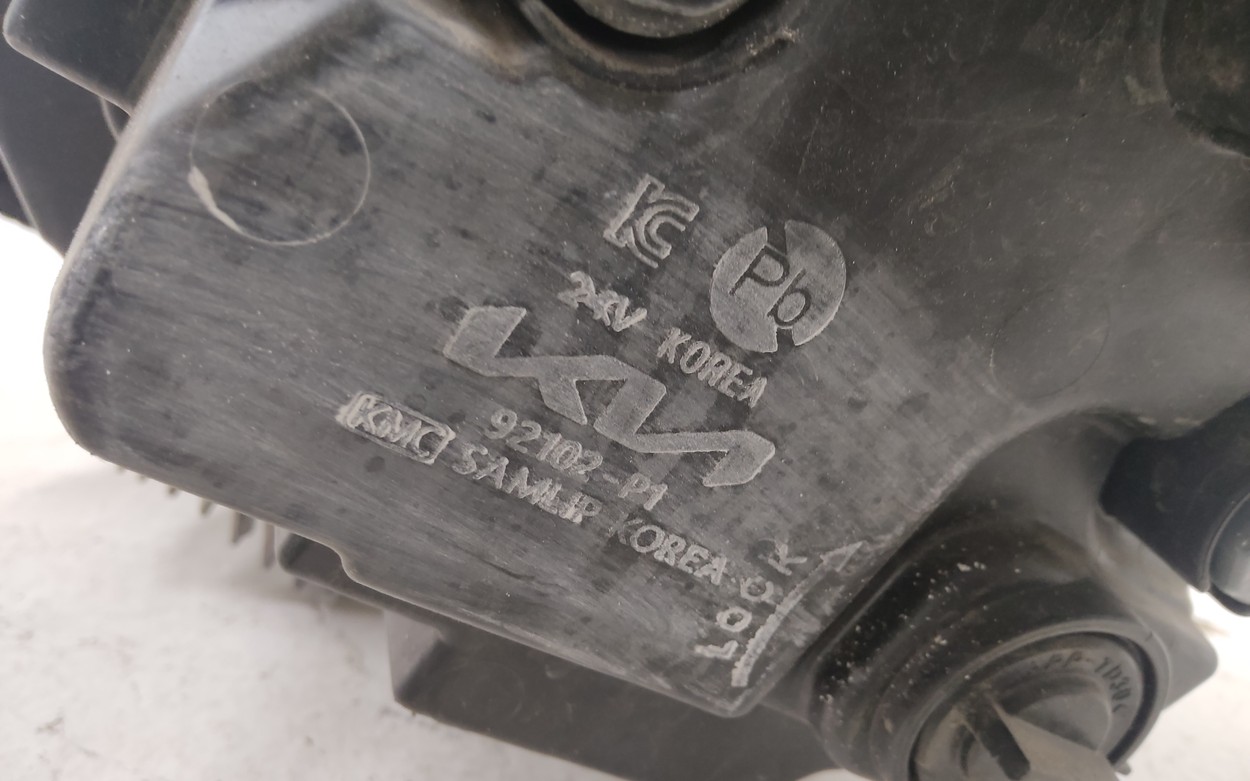 Фара передняя правая Kia Sportage 5 LED