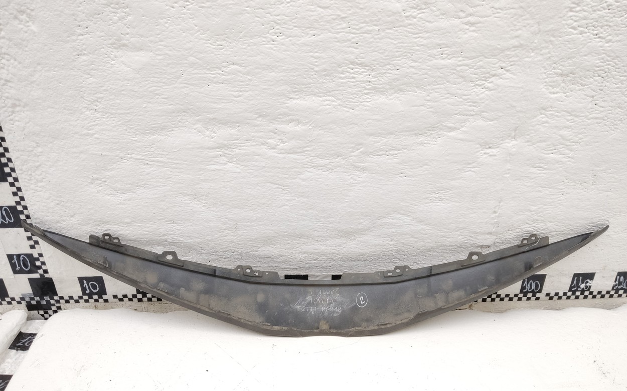Накладка решетки радиатора Toyota Camry V70 Restail