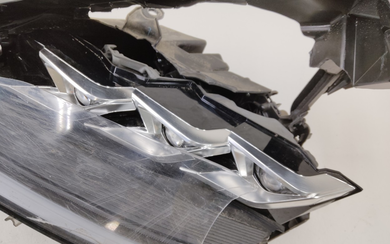 Фара передняя левая Lexus RX 4 Restail LED