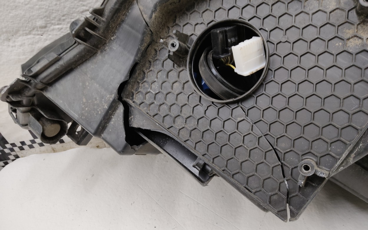 Фара передняя левая Lexus RX 4 Restail LED