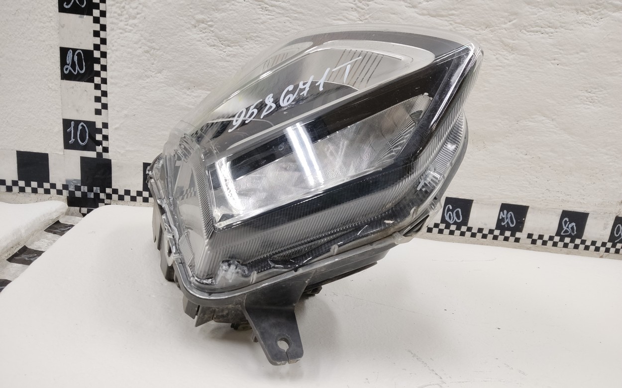 Фара передняя правая Omoda C5 LED