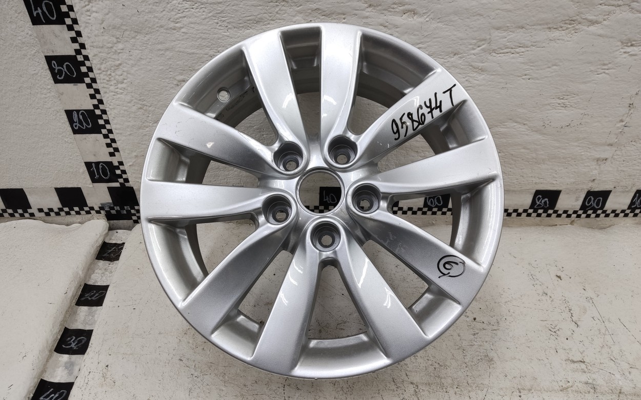Диск колеса литой Kia Cerato 3 R16