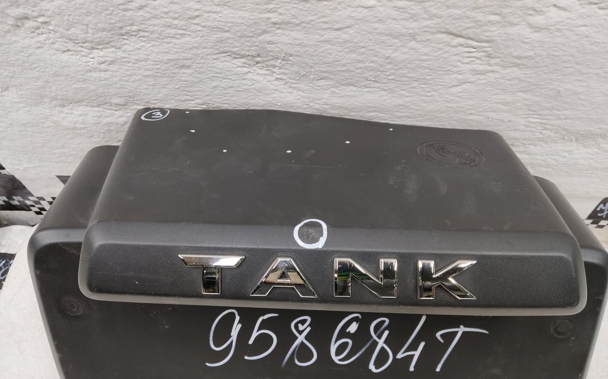 Накладка крышки багажника под номерной знак Tank 500