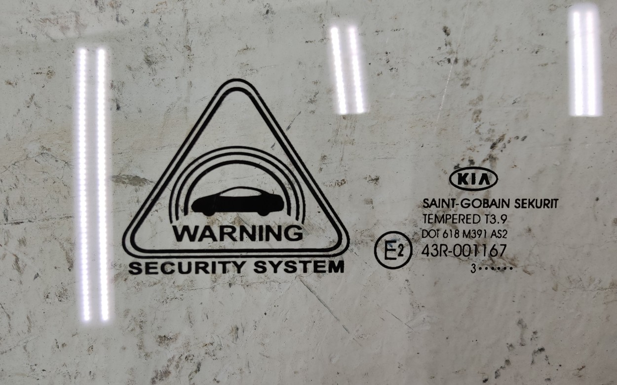 Стекло двери передней левой Kia Ceed 2