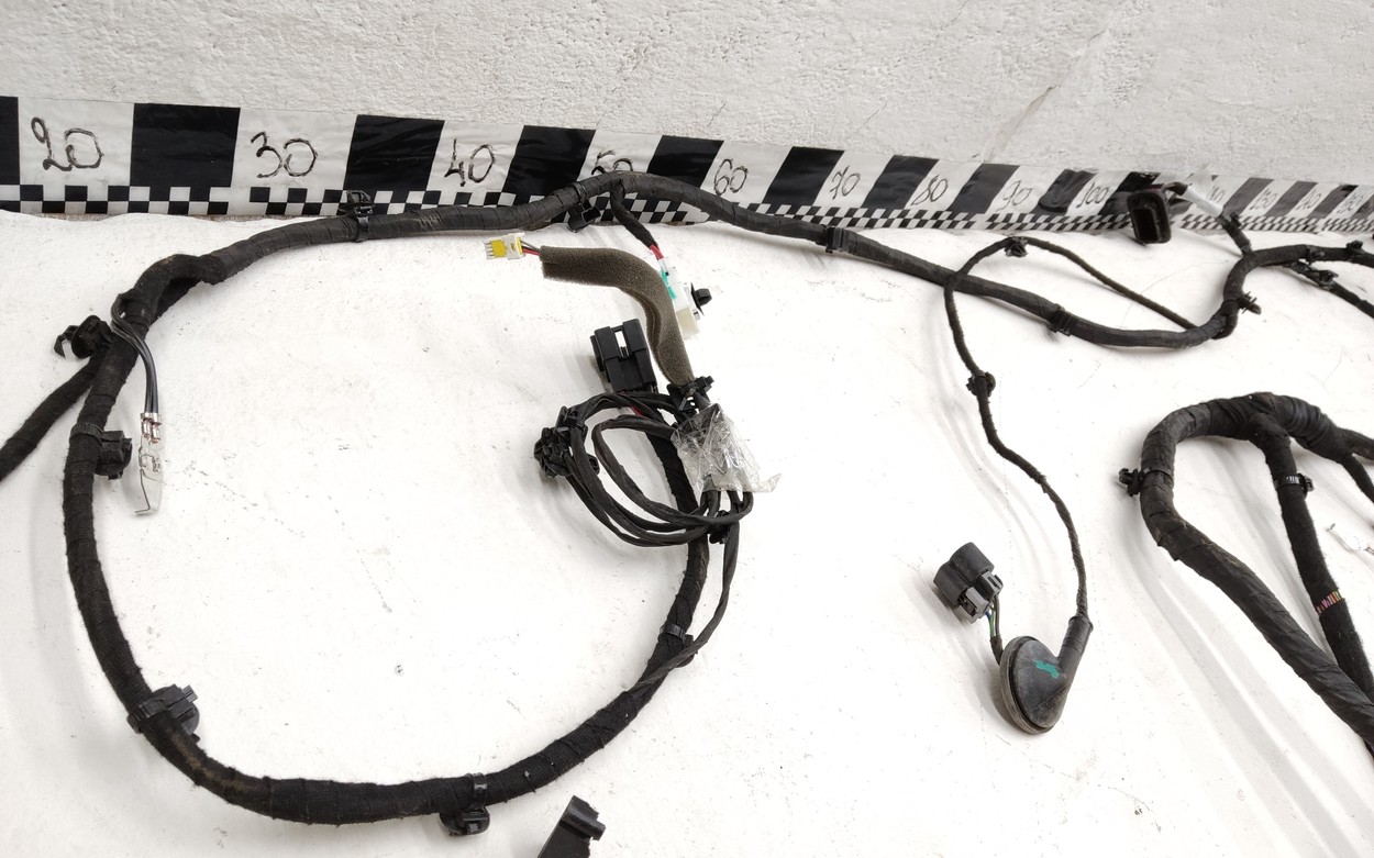 Проводка салона Geely Coolray
