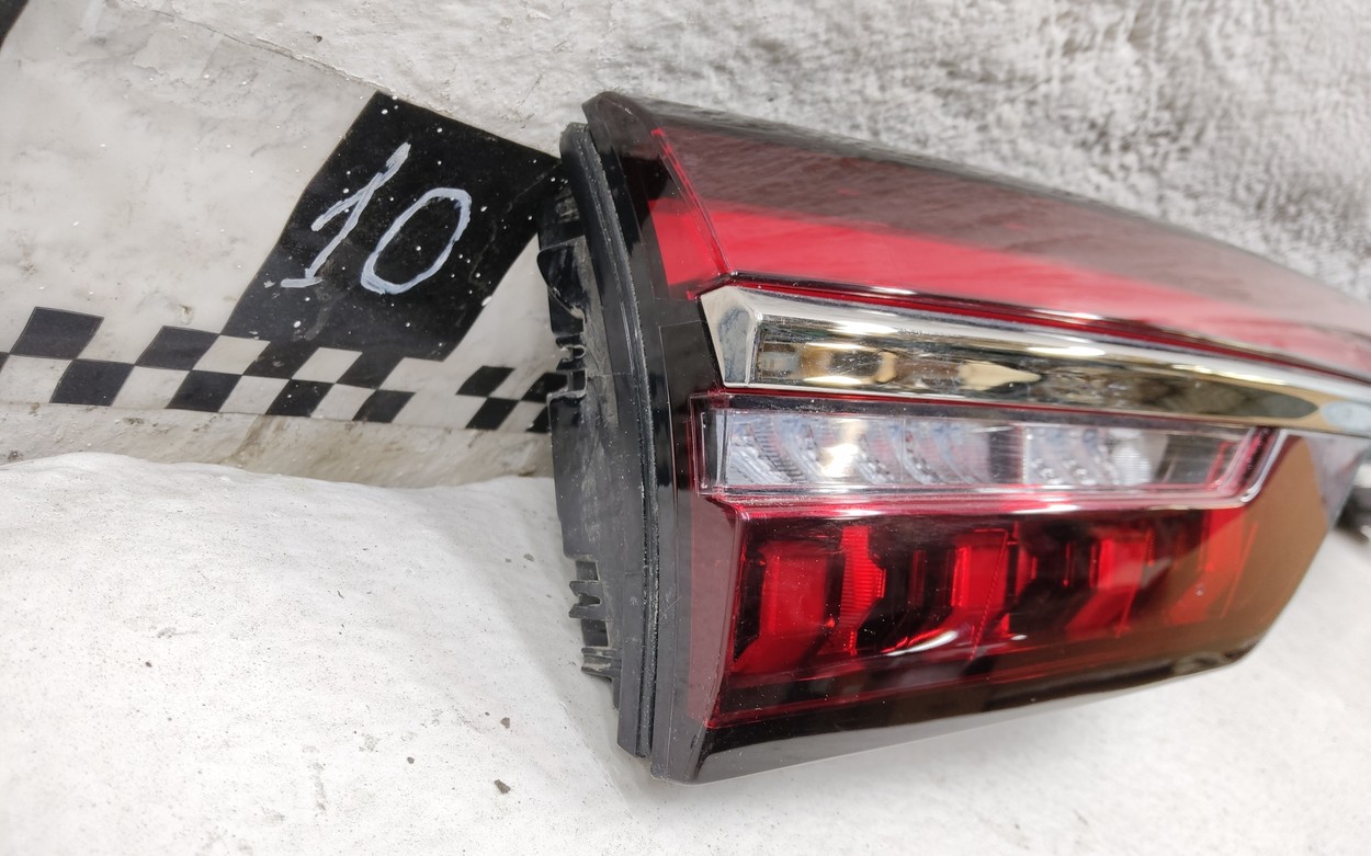 Фонарь крышки багажника Geely Monjaro LED