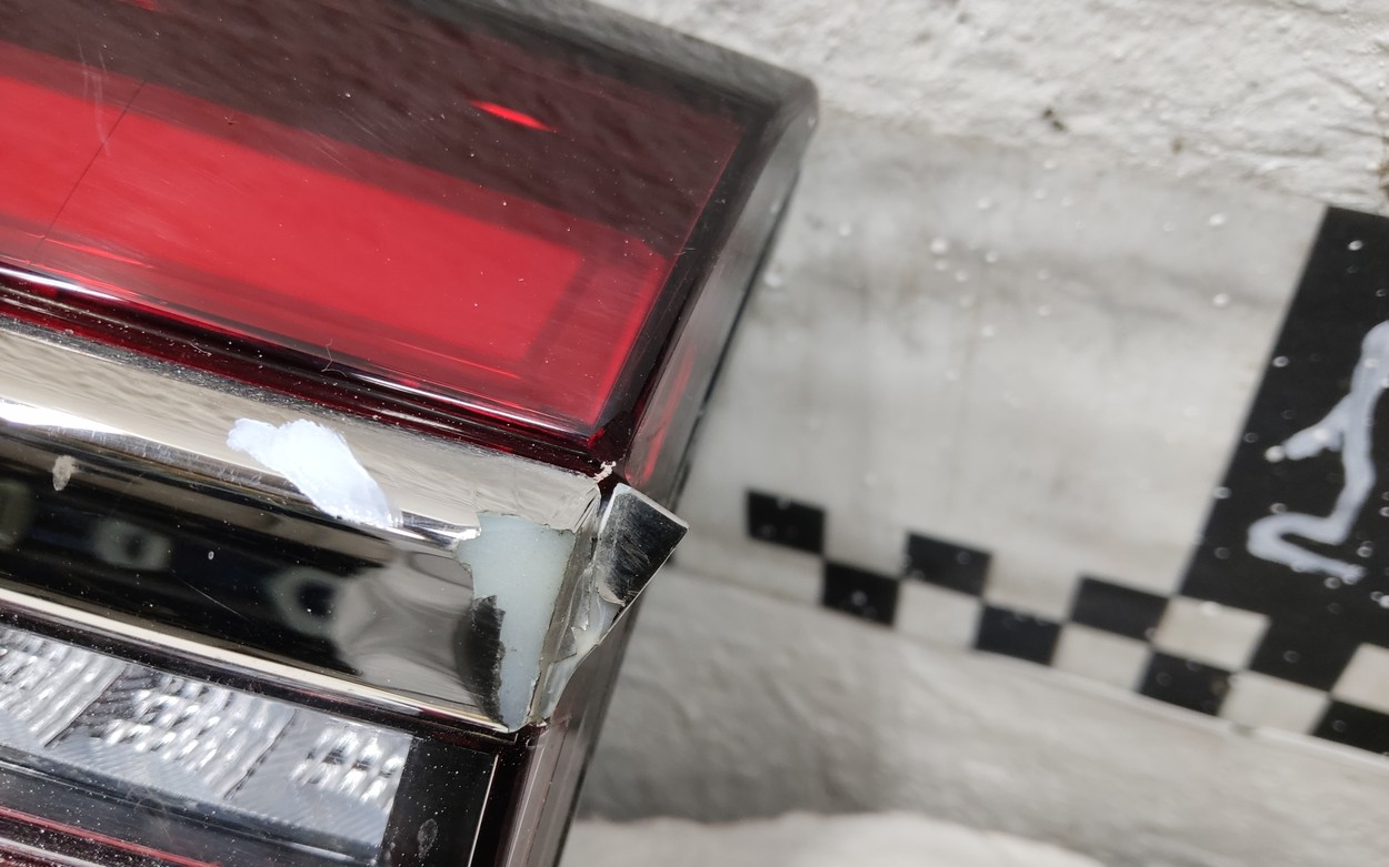 Фонарь крышки багажника Geely Monjaro LED
