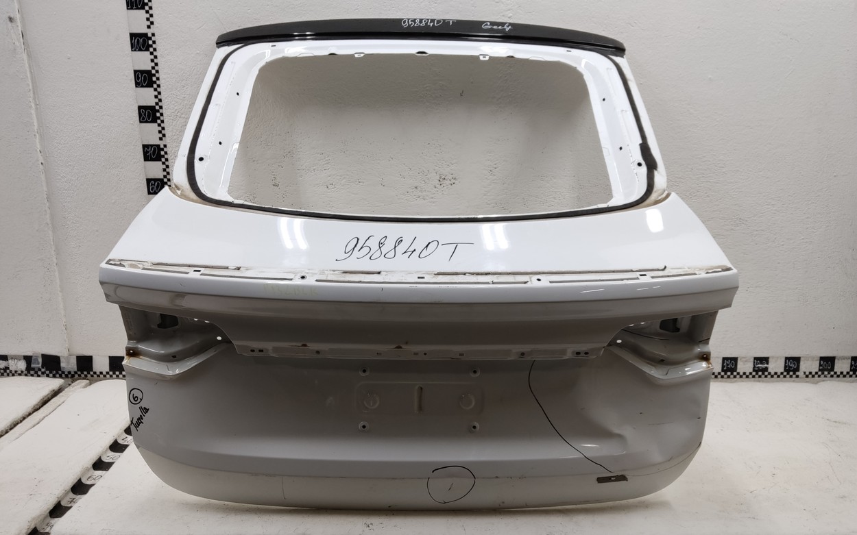 Крышка багажника Geely Tugella