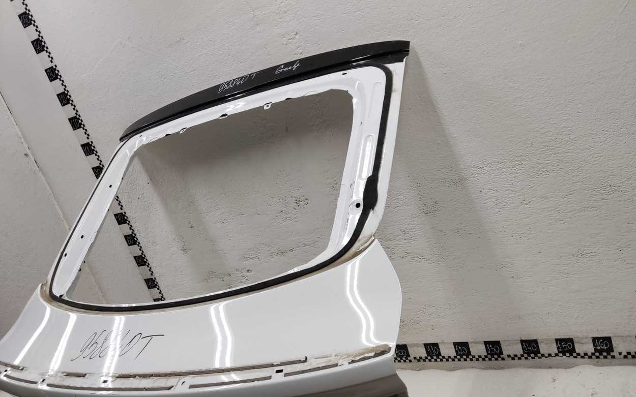 Крышка багажника Geely Tugella