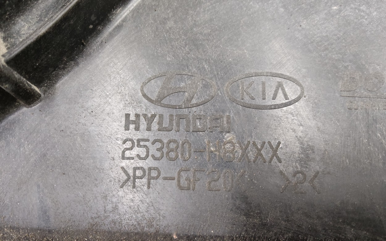 Диффузор вентилятора радиатора Kia Rio 4