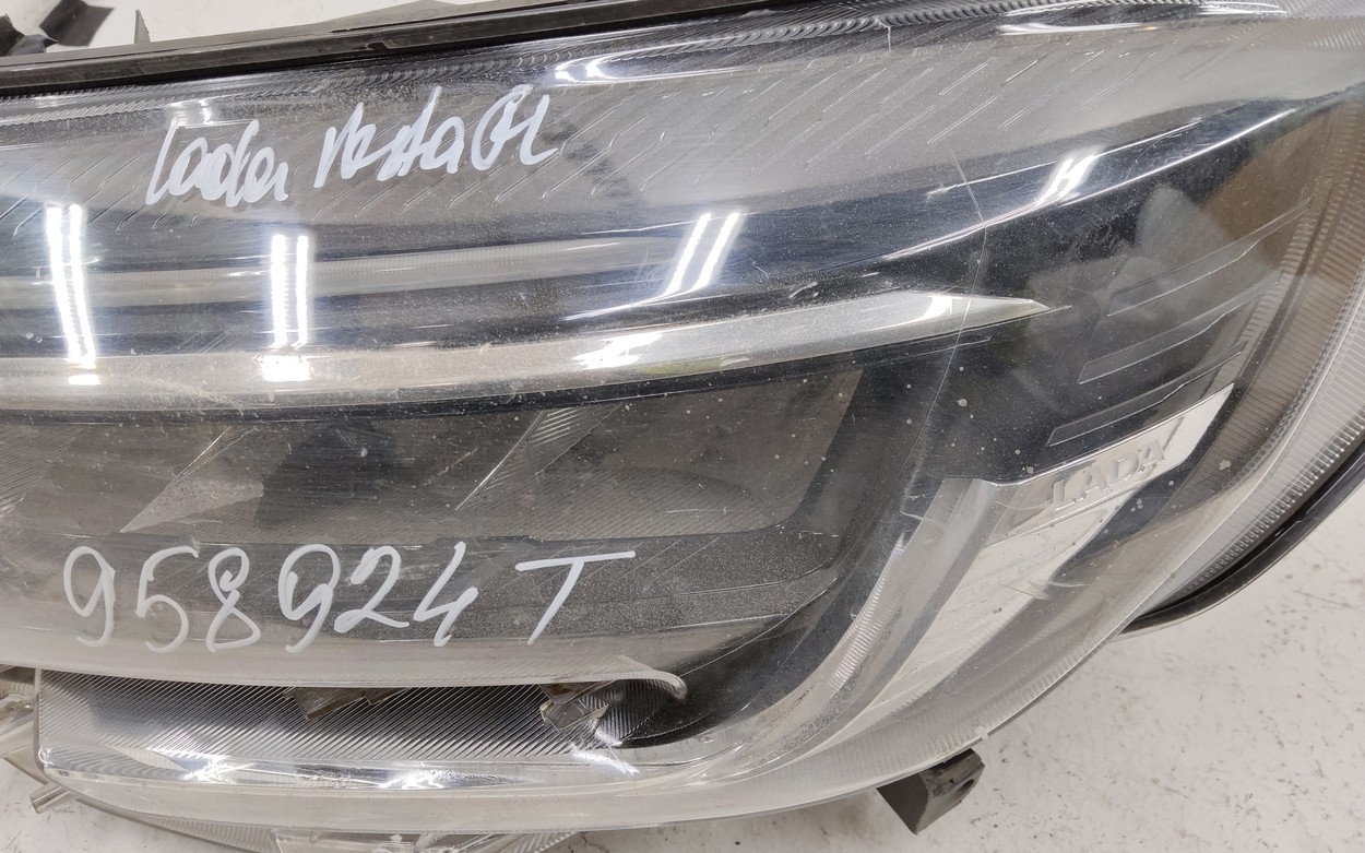 Фара передняя левая Lada Vesta 1 Restail LED