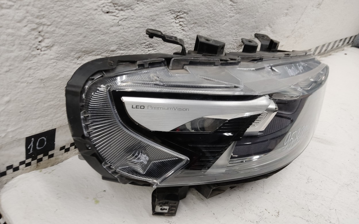 Фара передняя правая Haval F7 LED