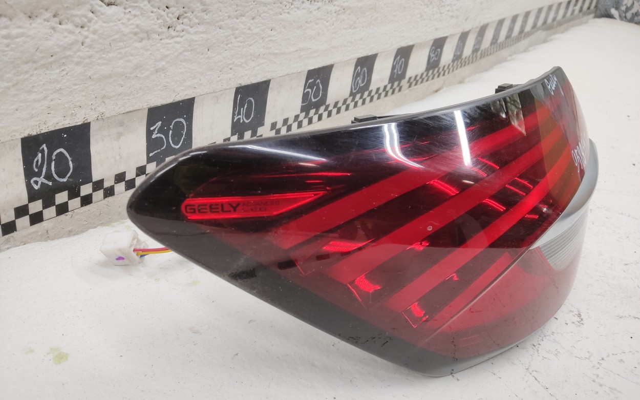 Фонарь задний левый наружный Geely Coolray LED