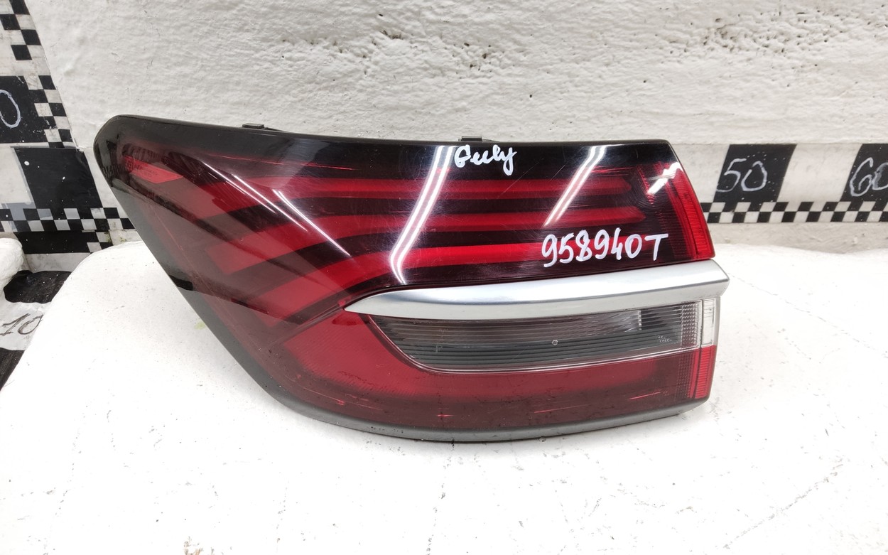 Фонарь задний левый наружный Geely Coolray LED