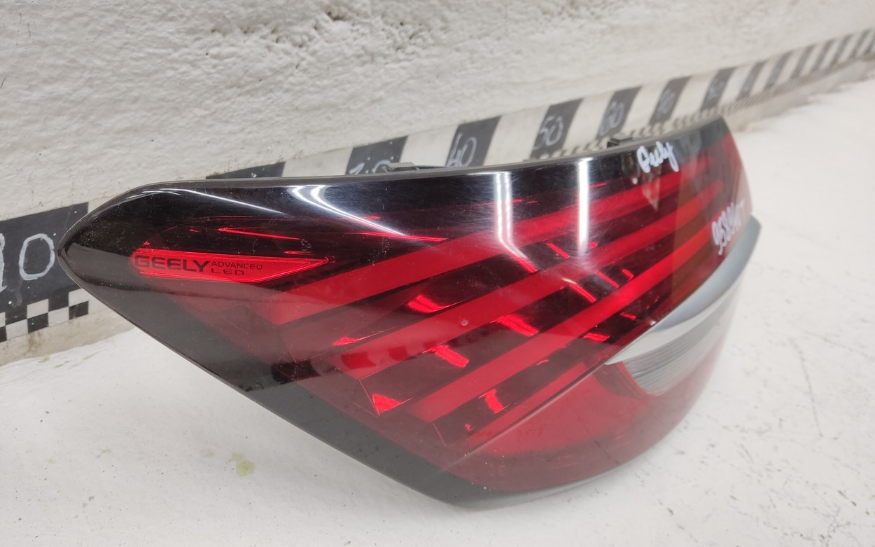 Фонарь задний левый наружный Geely Coolray LED