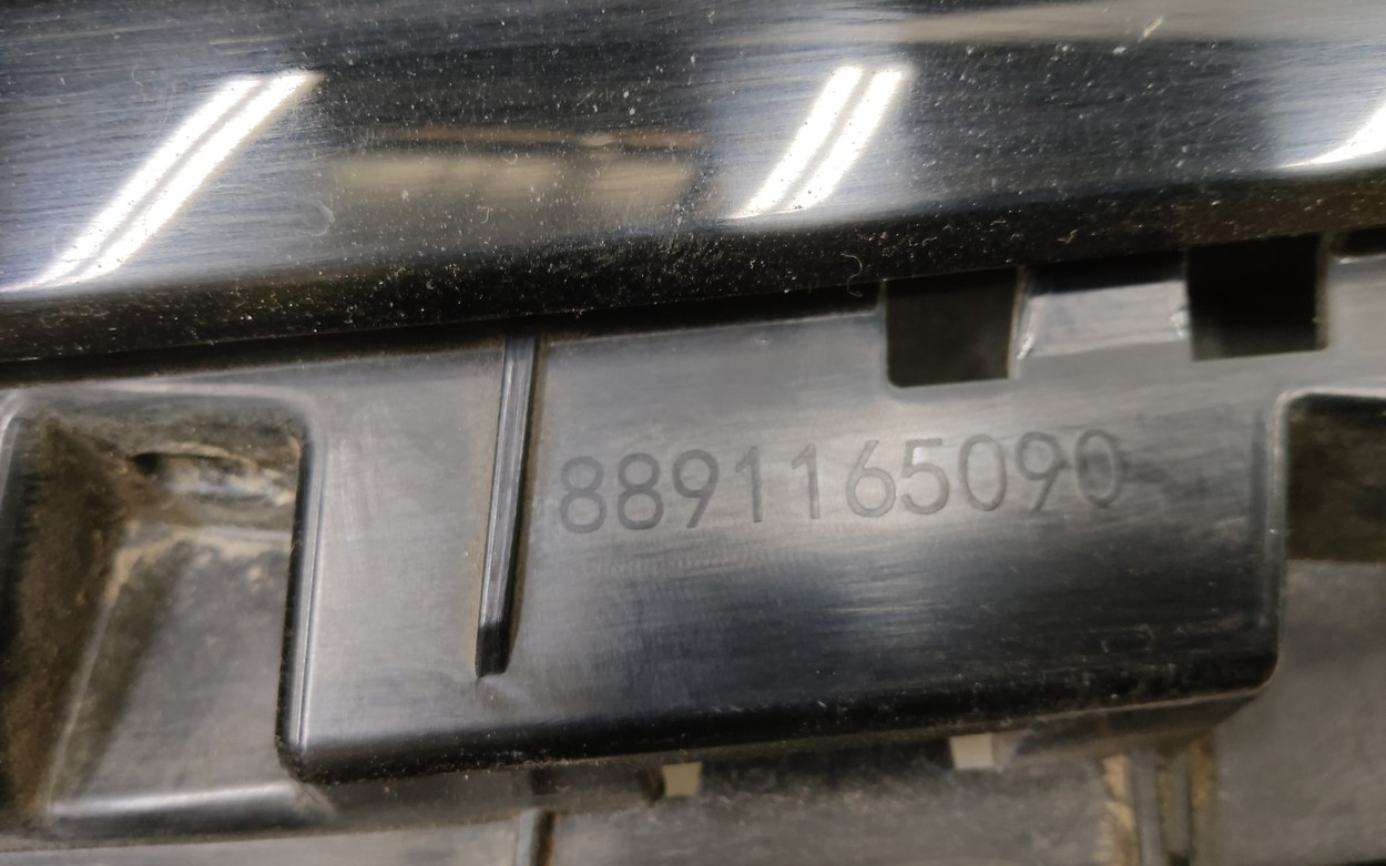 Решетка радиатора Geely Tugella 1 Restail