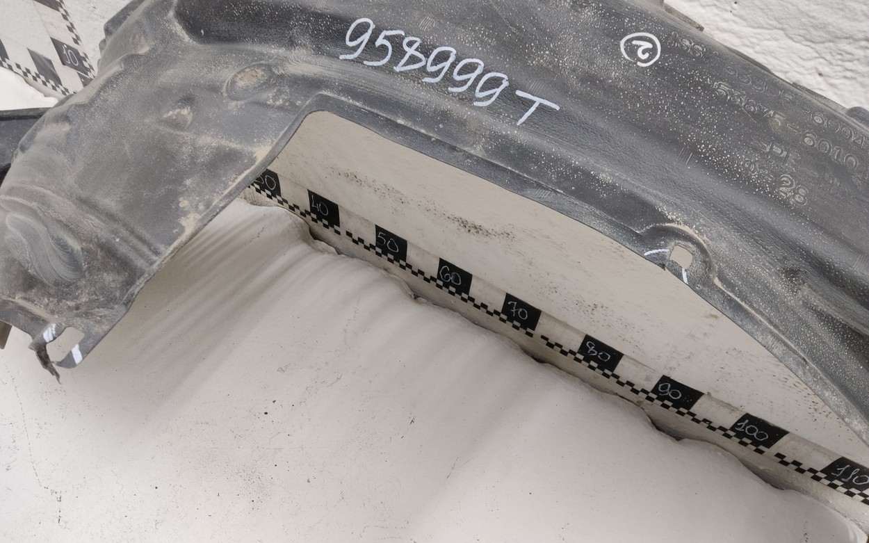 Подкрылок передний правый Toyota Land Cruiser Prado 150