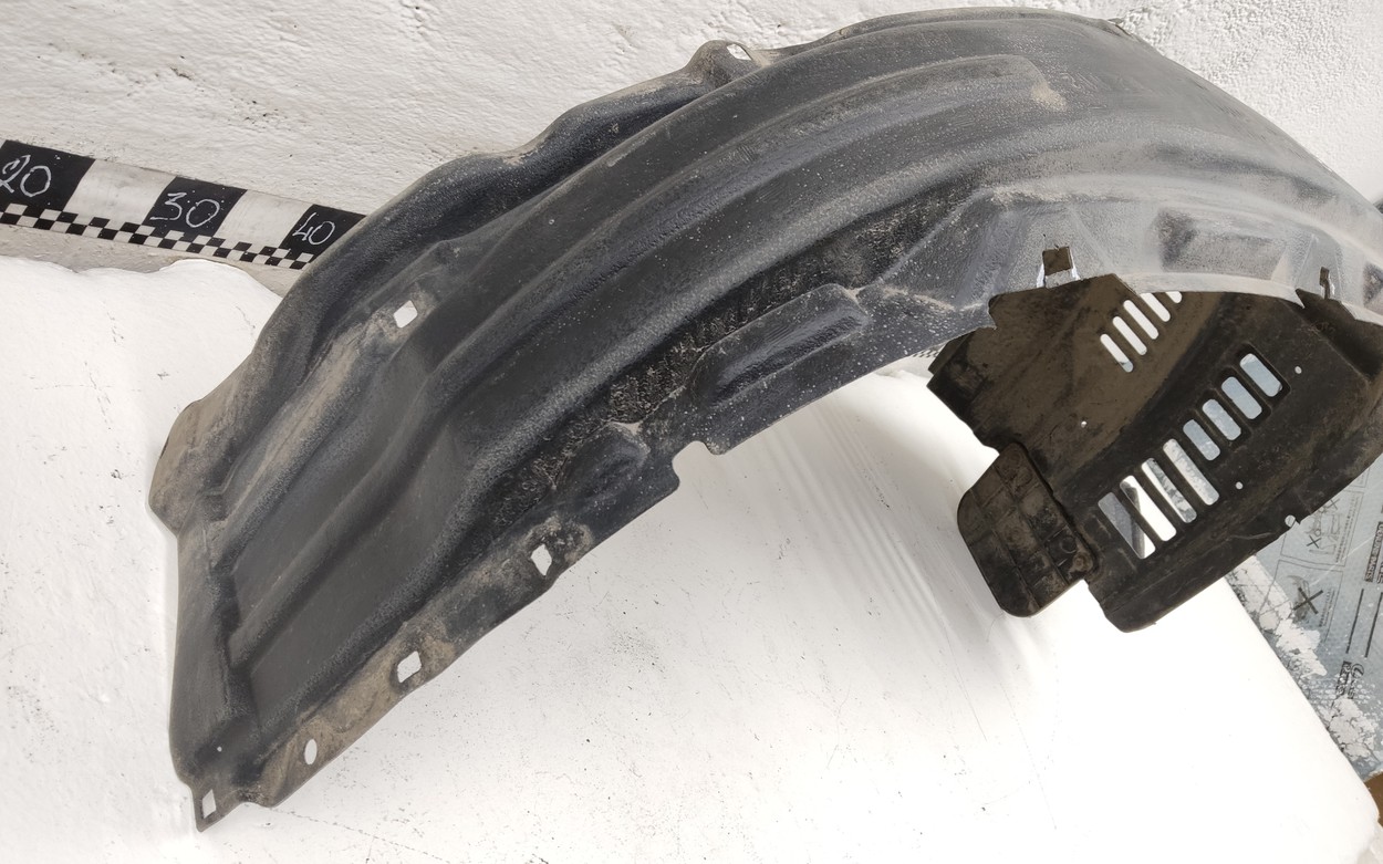 Подкрылок передний правый Toyota Land Cruiser Prado 150